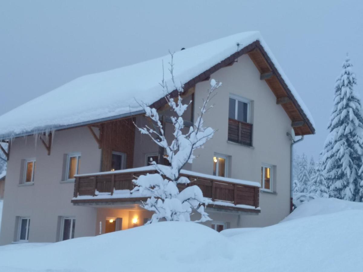 Magnifique Appartement A La Montagne Classe 4 Etoiles Chapelle-des-Bois Exteriör bild